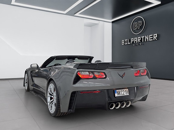 Chevrolet Corvette 6 of 17