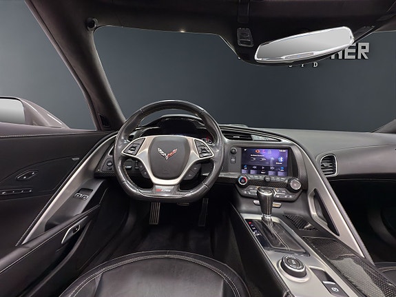Chevrolet Corvette 9 of 17