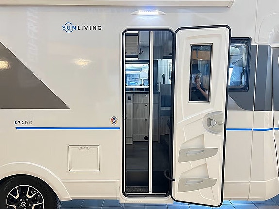 Sun Living S 72 DC / DEMOPRIS (Taksäng+Queenbed+TRUMA+3500kg) 4 of 30