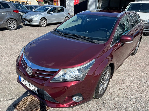 Toyota Avensis 4 of 5