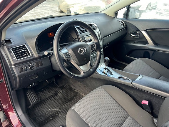 Toyota Avensis 5 of 5