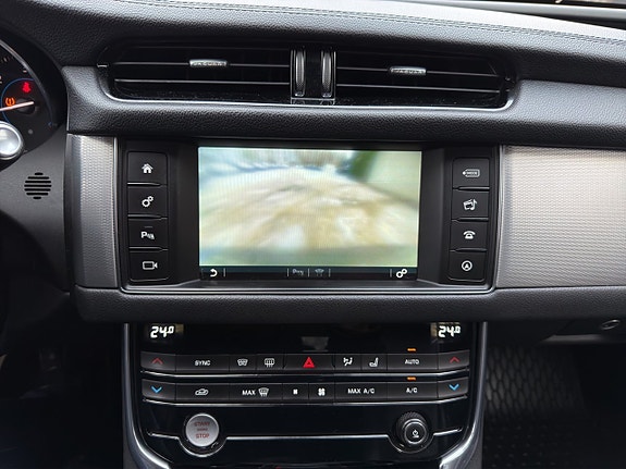 Jaguar XF 15 of 15