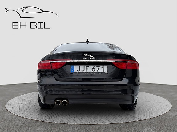 Jaguar XF 6 of 15