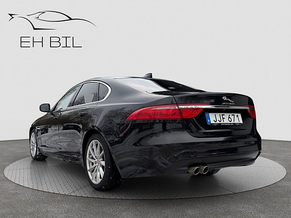 Jaguar XF 7 of 15