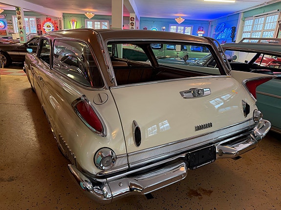 Chrysler New Yorker 4 of 5