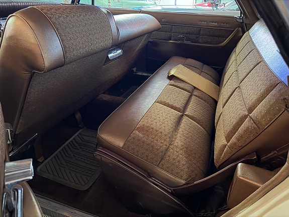 Chrysler New Yorker 18 of 25