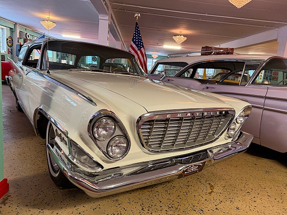 Chrysler New Yorker 11 of 25