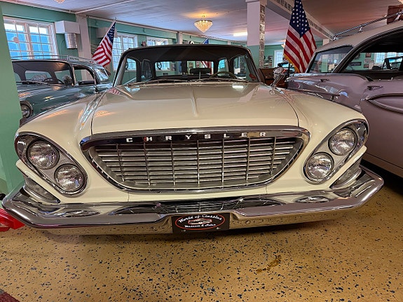 Chrysler New Yorker 10 of 25
