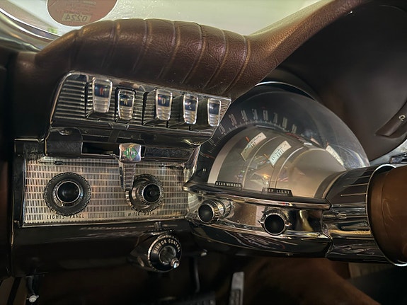 Chrysler New Yorker 16 of 25