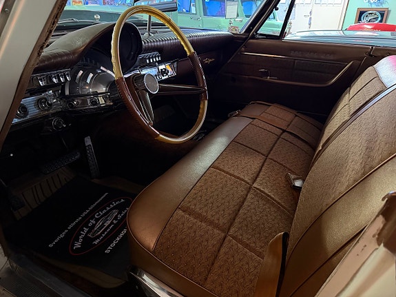 Chrysler New Yorker 13 of 25