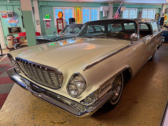 Chrysler New Yorker 8 of 25