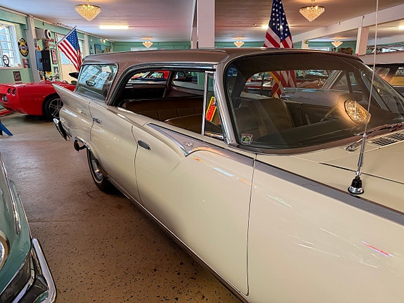 Chrysler New Yorker 6 of 25