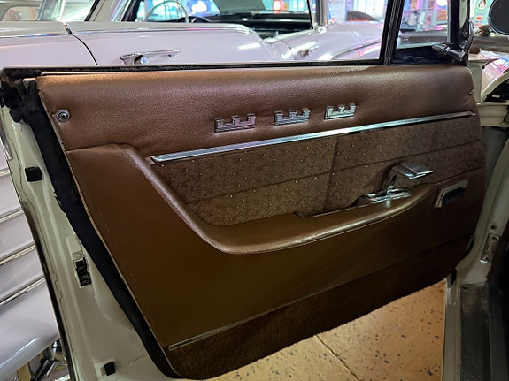 Chrysler New Yorker 12 of 25