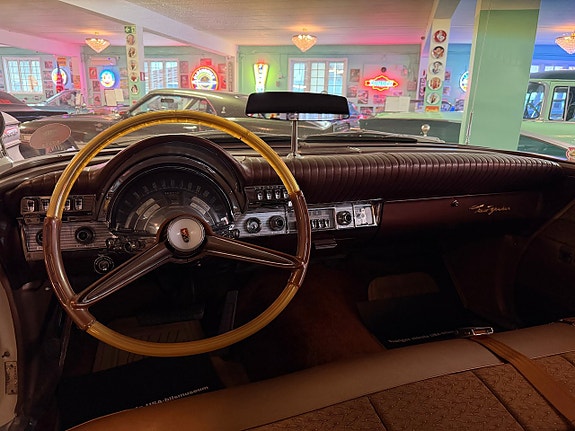 Chrysler New Yorker 14 of 25