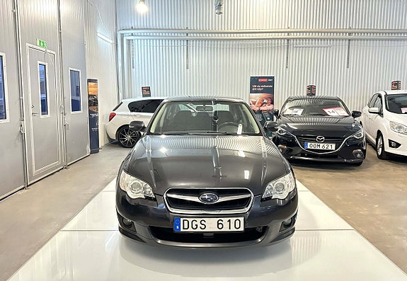 Subaru Legacy 3 of 12