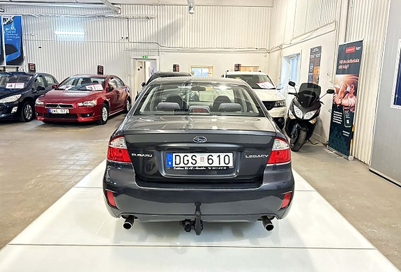 Subaru Legacy 12 of 12