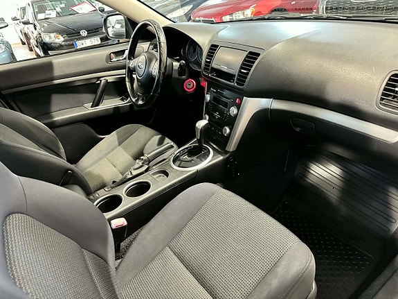 Subaru Legacy 10 of 12