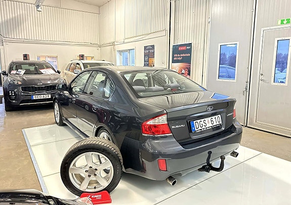 Subaru Legacy 6 of 12