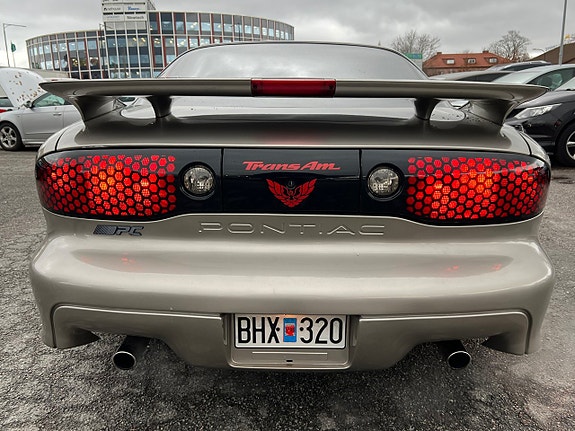 Pontiac Firebird 13 of 17
