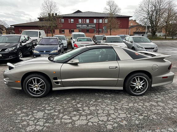 Pontiac Firebird 9 of 17
