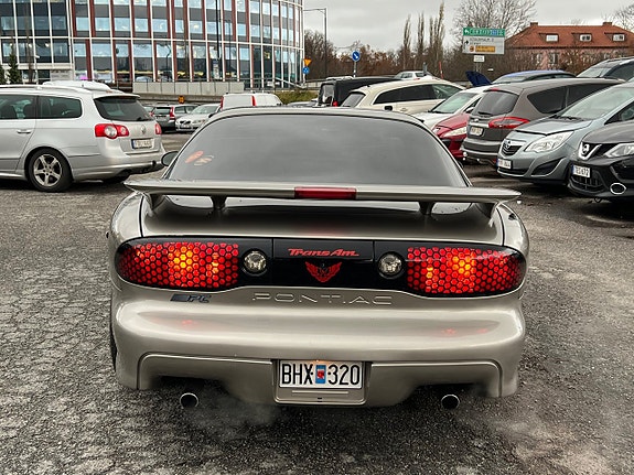 Pontiac Firebird 7 of 17