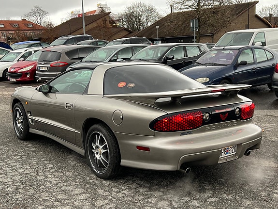 Pontiac Firebird 8 of 17