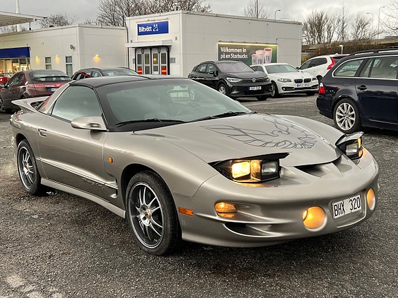 Pontiac Firebird 4 of 5