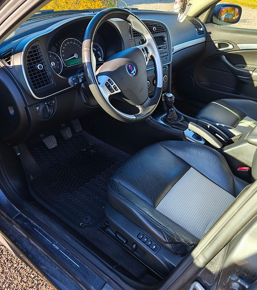 Saab 9-3 2 of 5