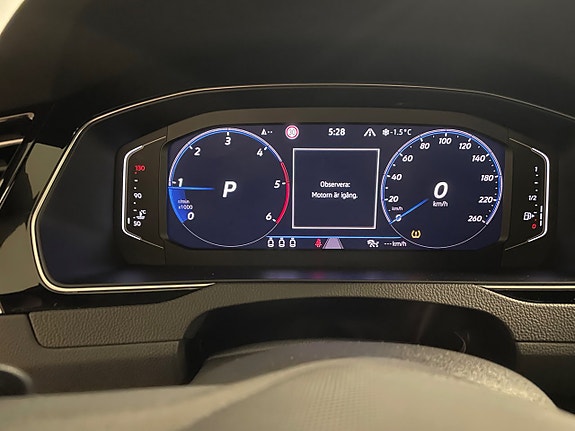 Volkswagen Passat 15 of 20