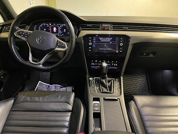Volkswagen Passat 13 of 20