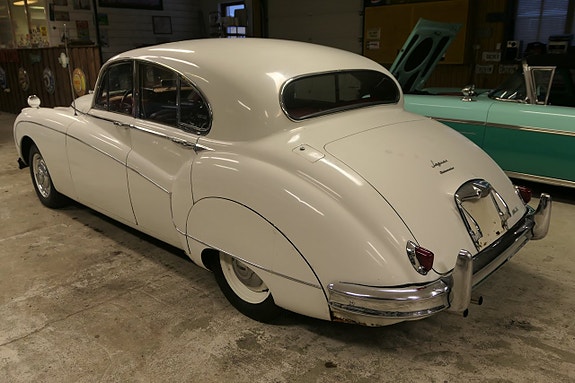 Jaguar Mark IX 10 of 22