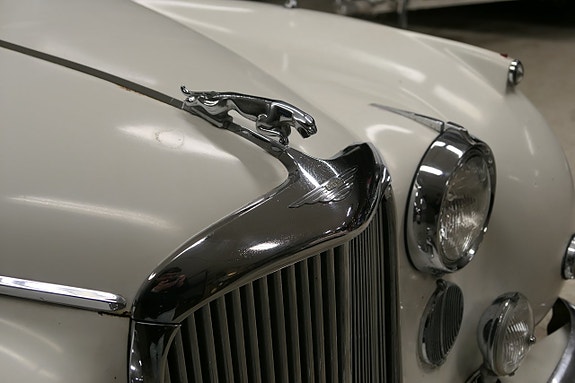Jaguar Mark IX 12 of 22