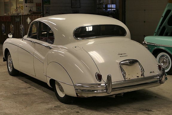 Jaguar Mark IX 2 of 5