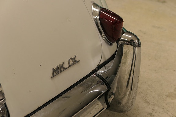 Jaguar Mark IX 4 of 5