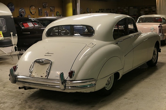 Jaguar Mark IX 8 of 22