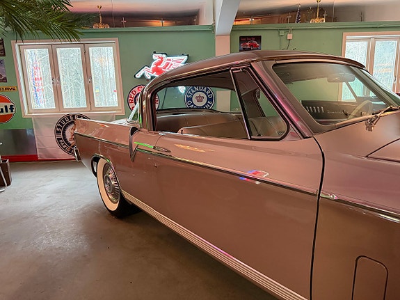 Studebaker Golden Hawk 6 of 27