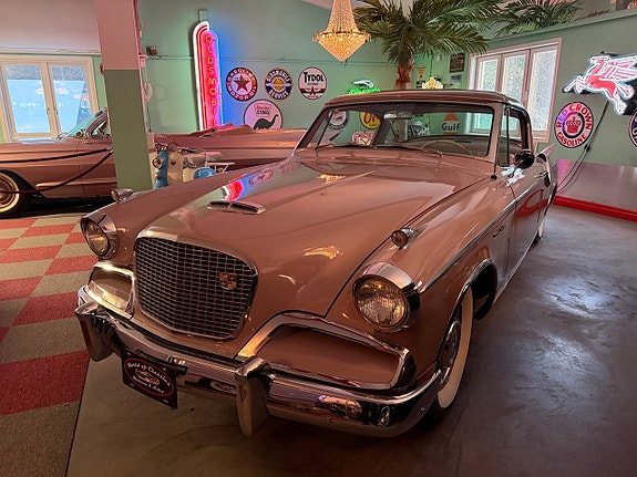 Studebaker Golden Hawk 8 of 27