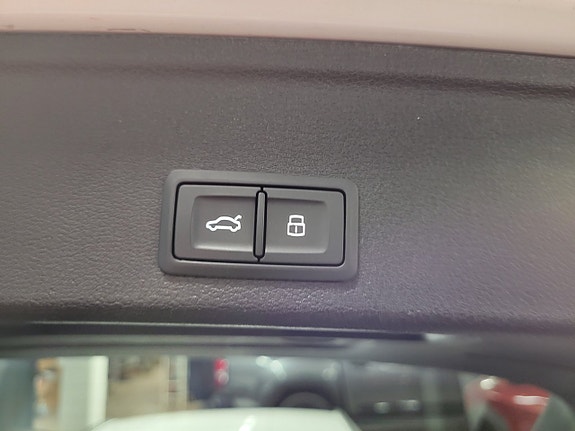 Audi A4 9 of 19