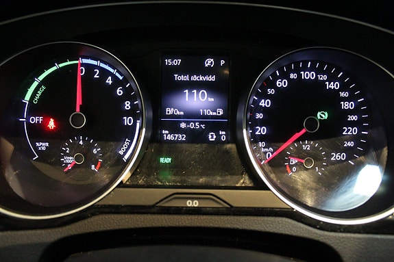 Volkswagen Passat 12 of 29