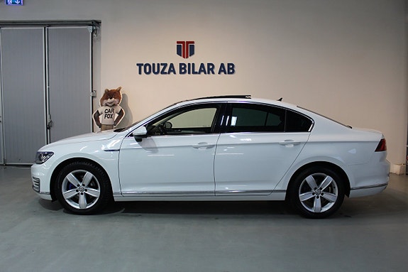 Volkswagen Passat 3 of 5