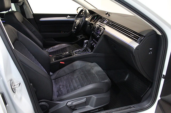 Volkswagen Passat 8 of 29