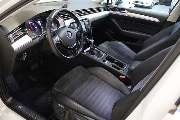 Volkswagen Passat 11 of 29