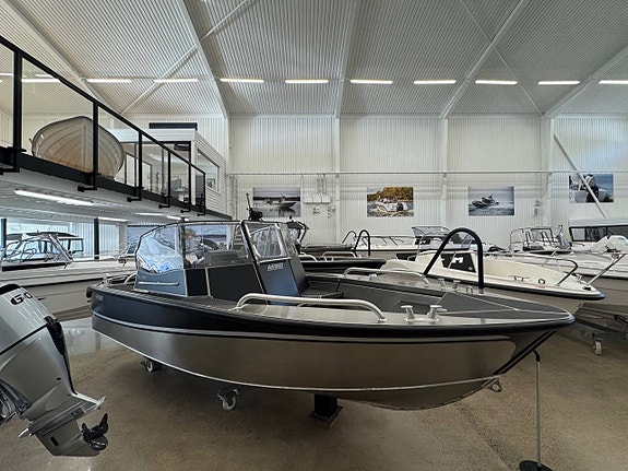 Arronet 18.5 SPO med Suzuki DF115 BTGL STEALTH DESIGN