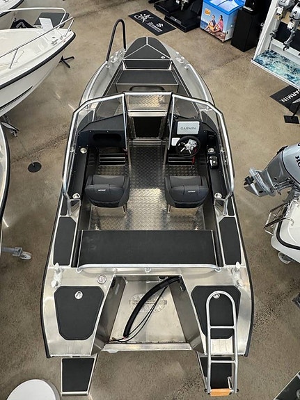 Arronet 18.5 SPO med Suzuki DF115 BTGL STEALTH DESIGN 7 of 7
