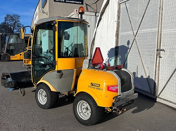 Stiga Titan 32H Redskapsbärare 3 of 5