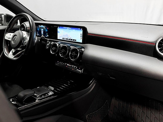 Mercedes-Benz A180 d 13 of 23