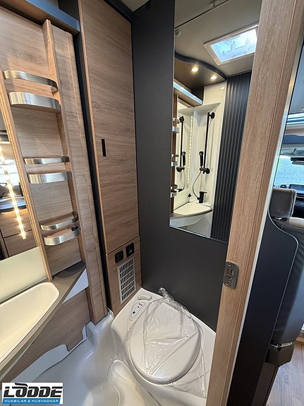 Knaus L!VE WAVE PLATINUM SELECTION 650 MEG 10 of 14