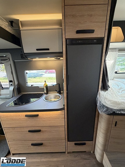 Knaus L!VE WAVE PLATINUM SELECTION 650 MEG 9 of 14