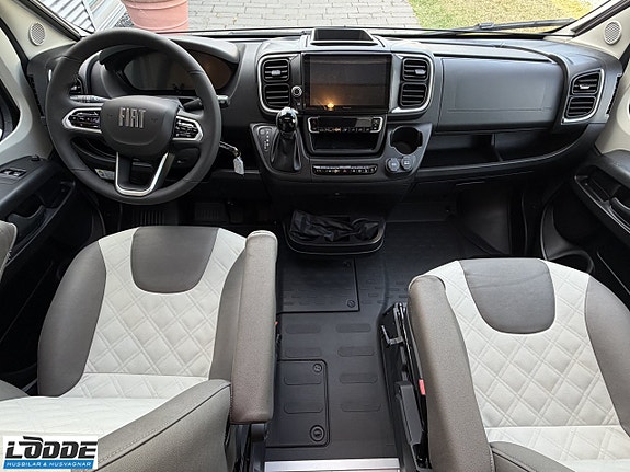 Knaus L!VE WAVE PLATINUM SELECTION 650 MEG 6 of 14