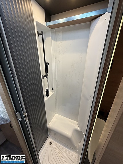 Knaus L!VE WAVE PLATINUM SELECTION 650 MEG 12 of 14